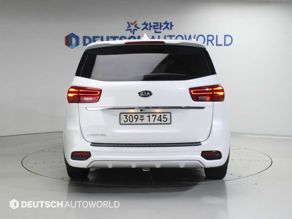 KIA Carnival - Vista 6