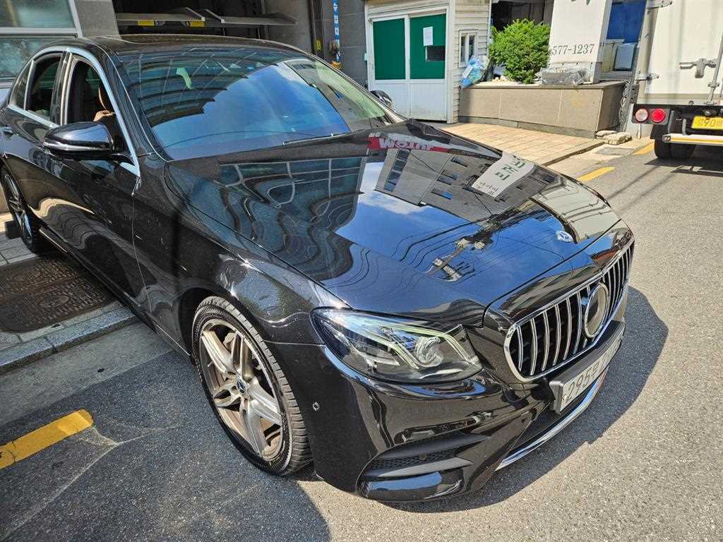 Mercedes Benz E class - Vista 2