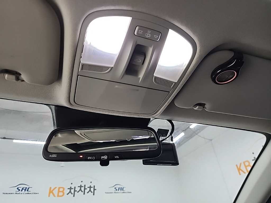 KIA Stonic 2018 Negro - Importación desde Corea - HF Imports Iquique - Foto 19
