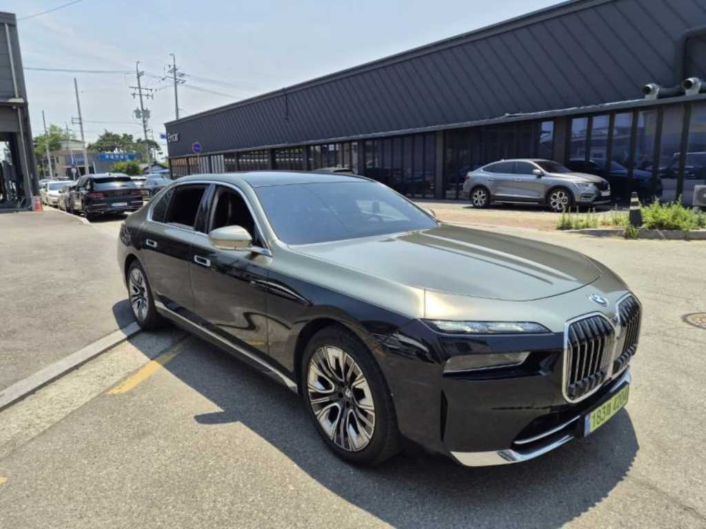 BMW 7 Series - Vista 3