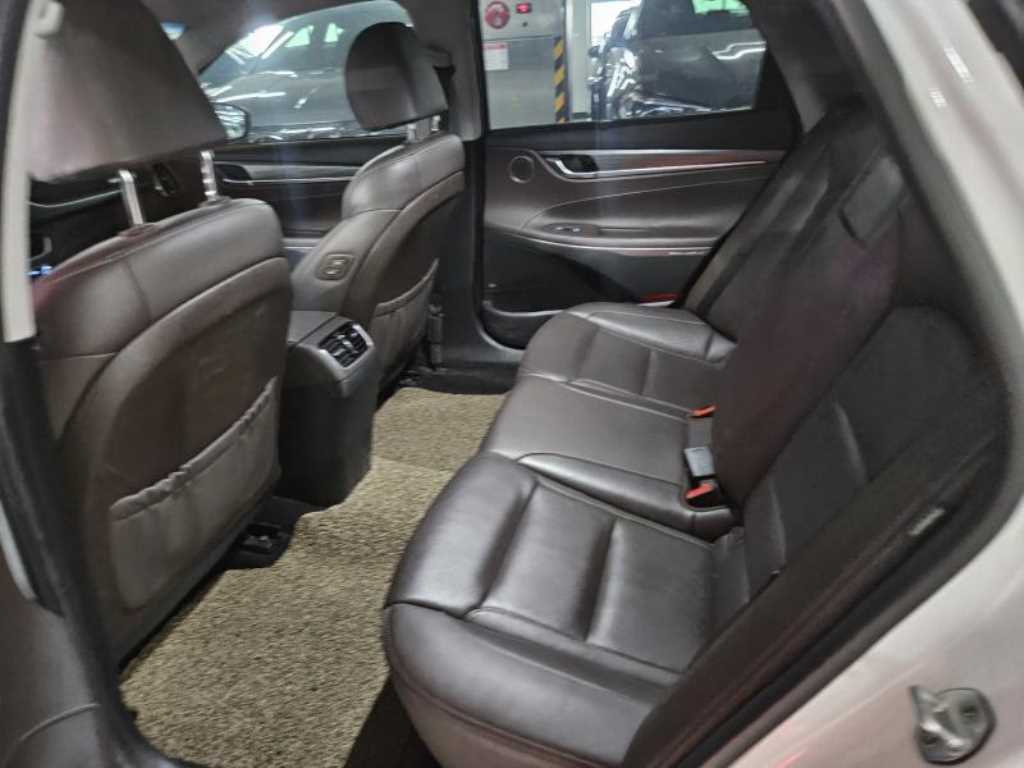 HYUNDAI Grandeur - Vista 12