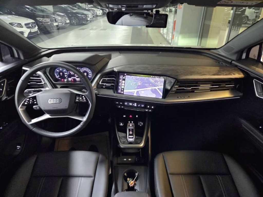 Audi Q4 - Vista 9