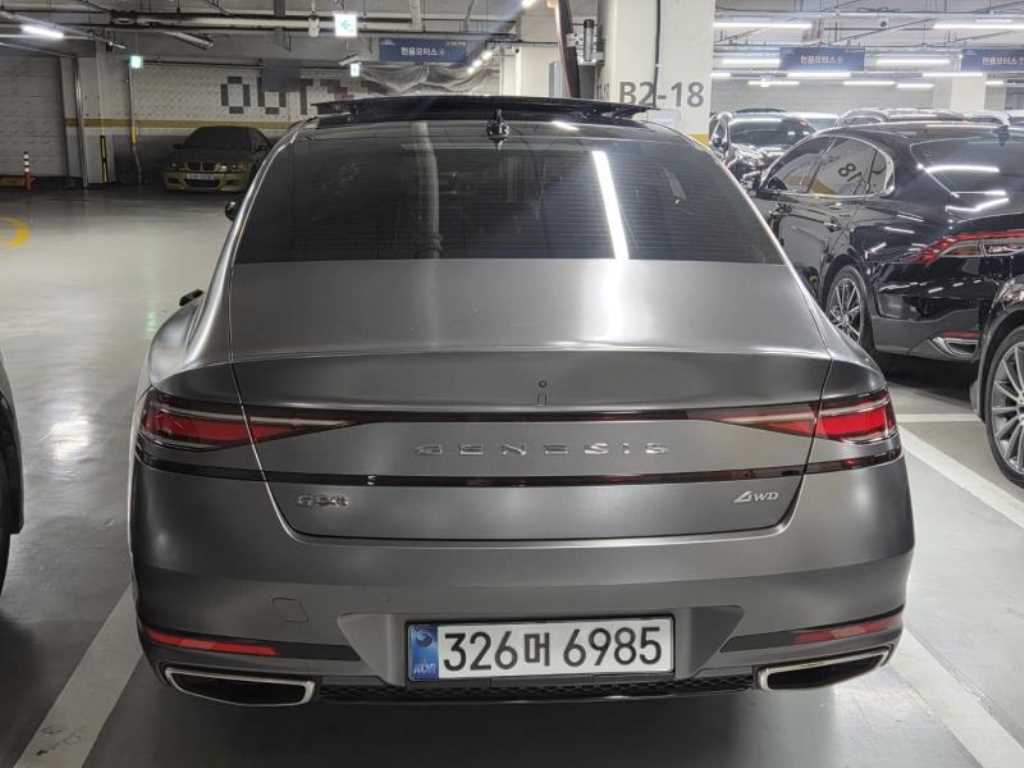 Genesis G90 - Vista 3
