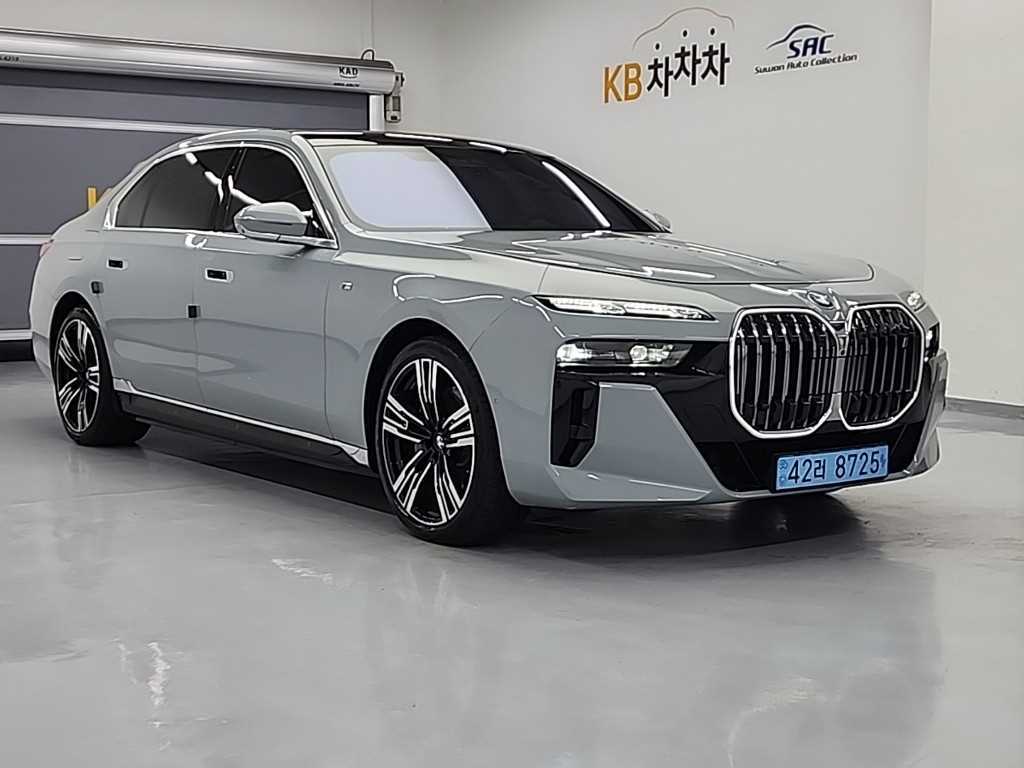 BMW i7 - Vista 6