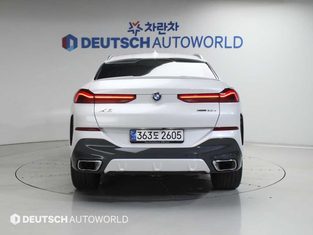BMW X6 - Vista 6