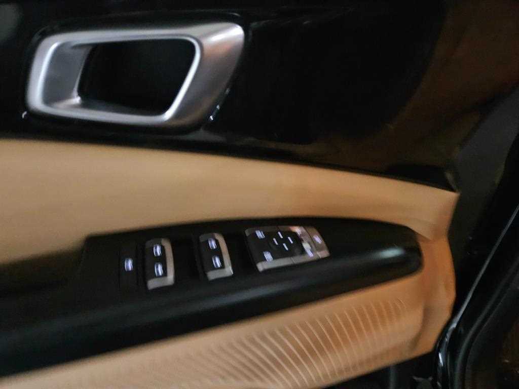 KIA Carnival - Vista 11