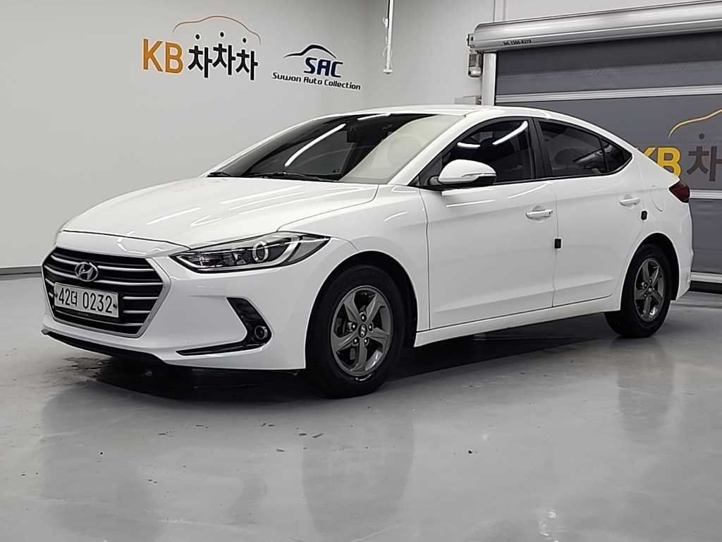 HYUNDAI Avante - Vista 2