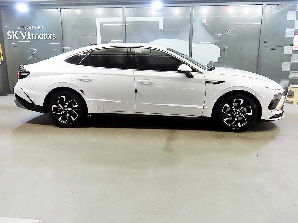 HYUNDAI Sonata - Vista 3