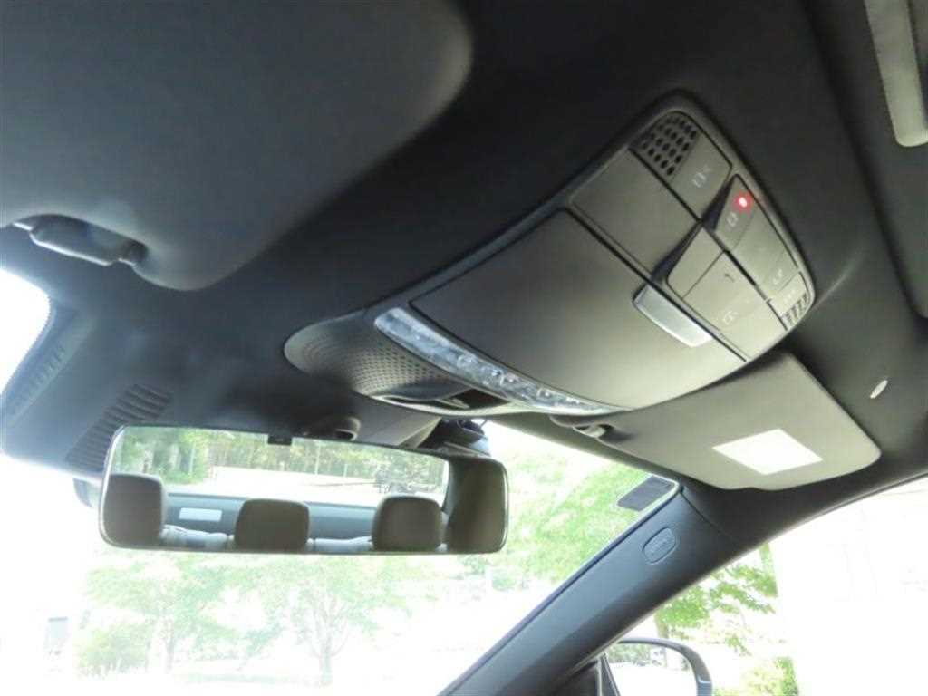 Mercedes Benz E class - Vista 12