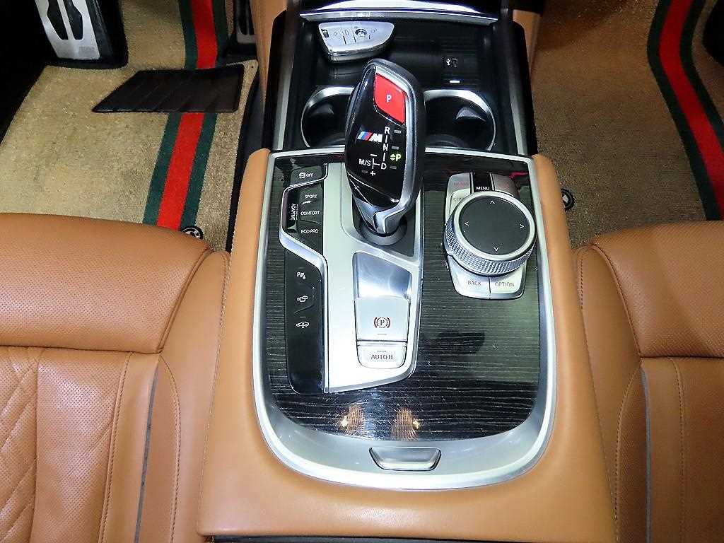 BMW 7 Series 2018 Negro - Importación desde Corea - HF Imports Iquique - Foto 14