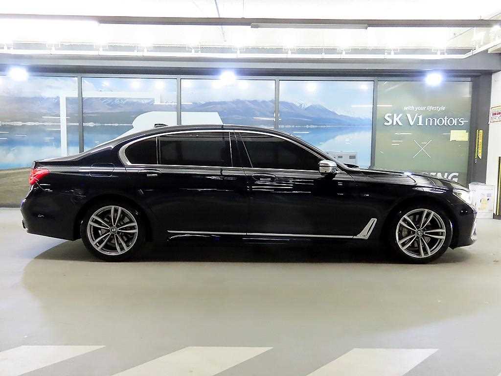 BMW 7 Series - Vista 3