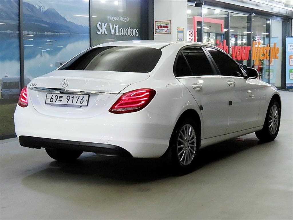 Mercedes Benz C Class - Vista 6