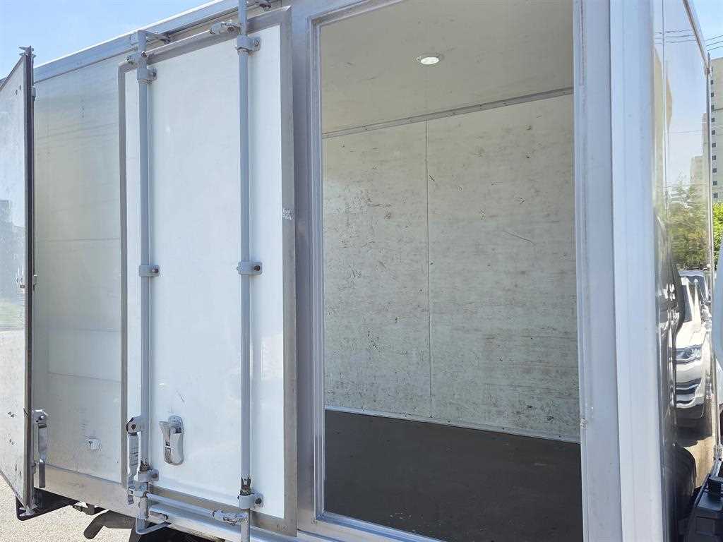 Small Truck Normal Box(High Deck) - Vista 8
