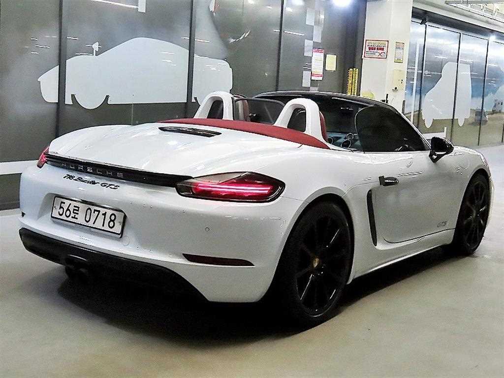 Porsche 718 - Vista 11