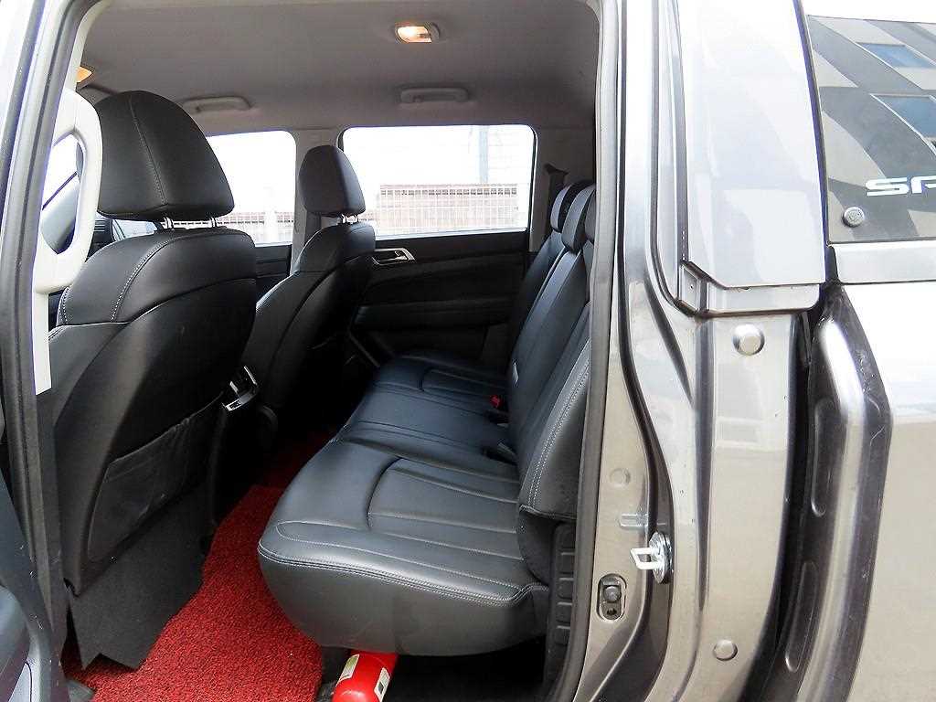 Ssangyong Rexton - Vista 8