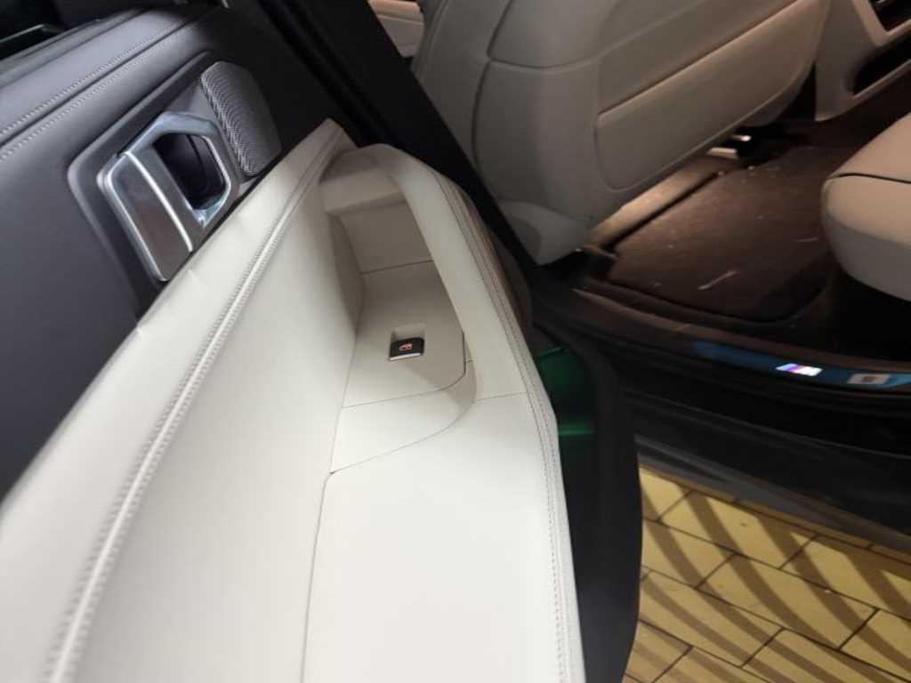BMW X6 - Vista 6