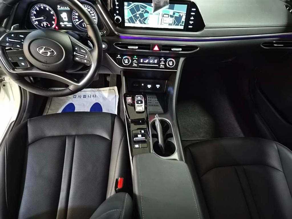 HYUNDAI Sonata - Vista 12