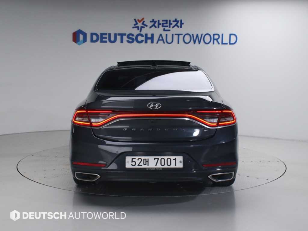HYUNDAI Grandeur - Vista 6