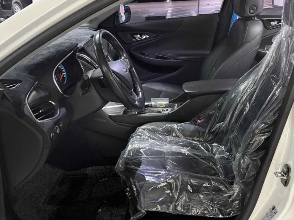 Chevrolet Malibu - Vista 10