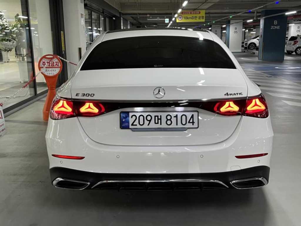 Mercedes Benz E class - Vista 7