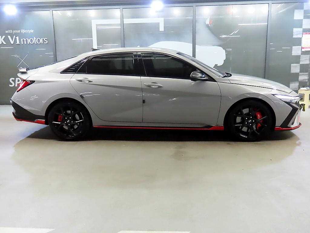 HYUNDAI Avante - Vista 3