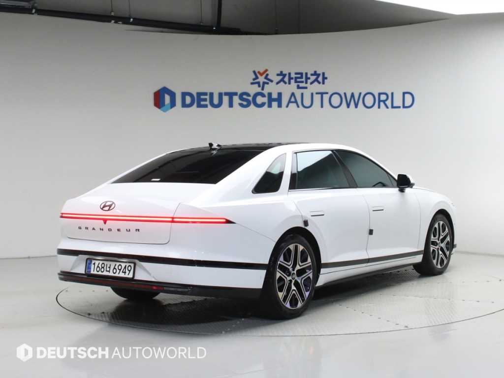 HYUNDAI Grandeur - Vista 2