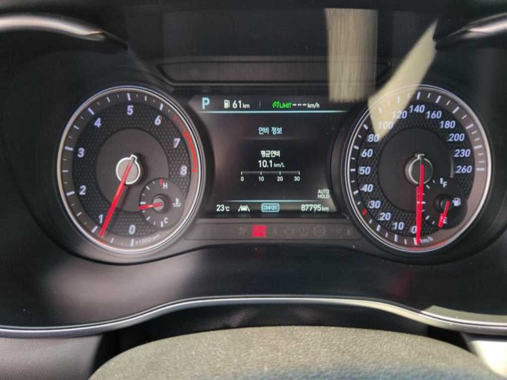 Genesis G70 - Vista 9