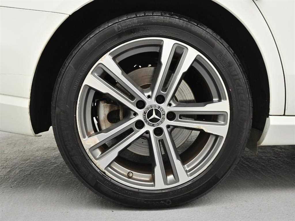 Mercedes Benz E class - Vista 7
