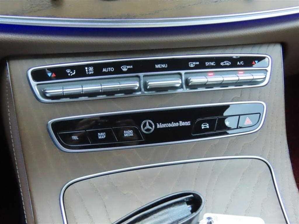 Mercedes Benz E class - Vista 9