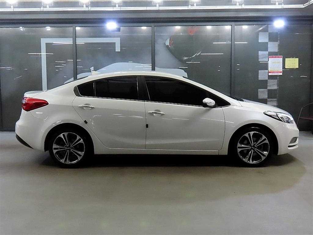 KIA K3 - Vista 3