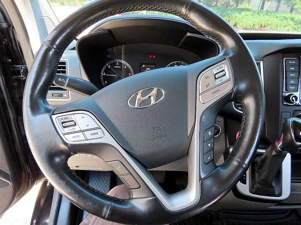 HYUNDAI Solati - Vista 11