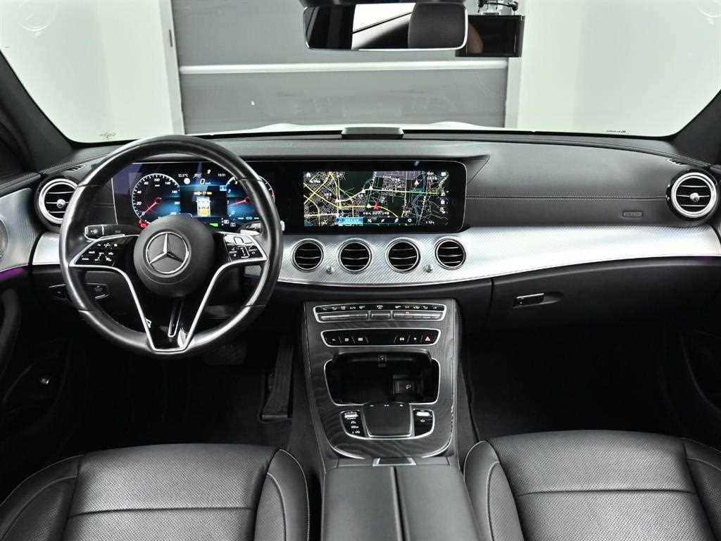Mercedes Benz E class - Vista 9