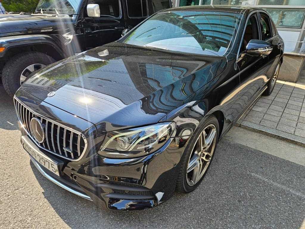 Mercedes Benz E class - Vista 3