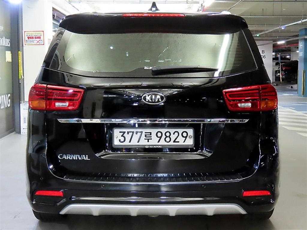 KIA Carnival - Vista 7