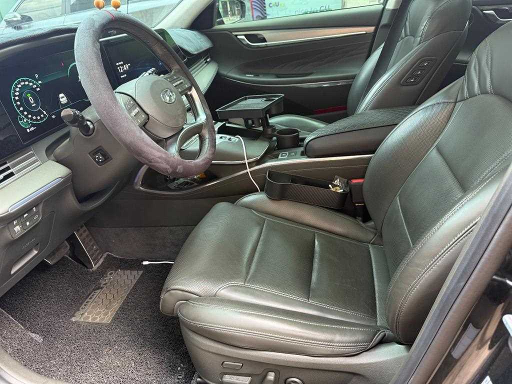 HYUNDAI Grandeur - Vista 7