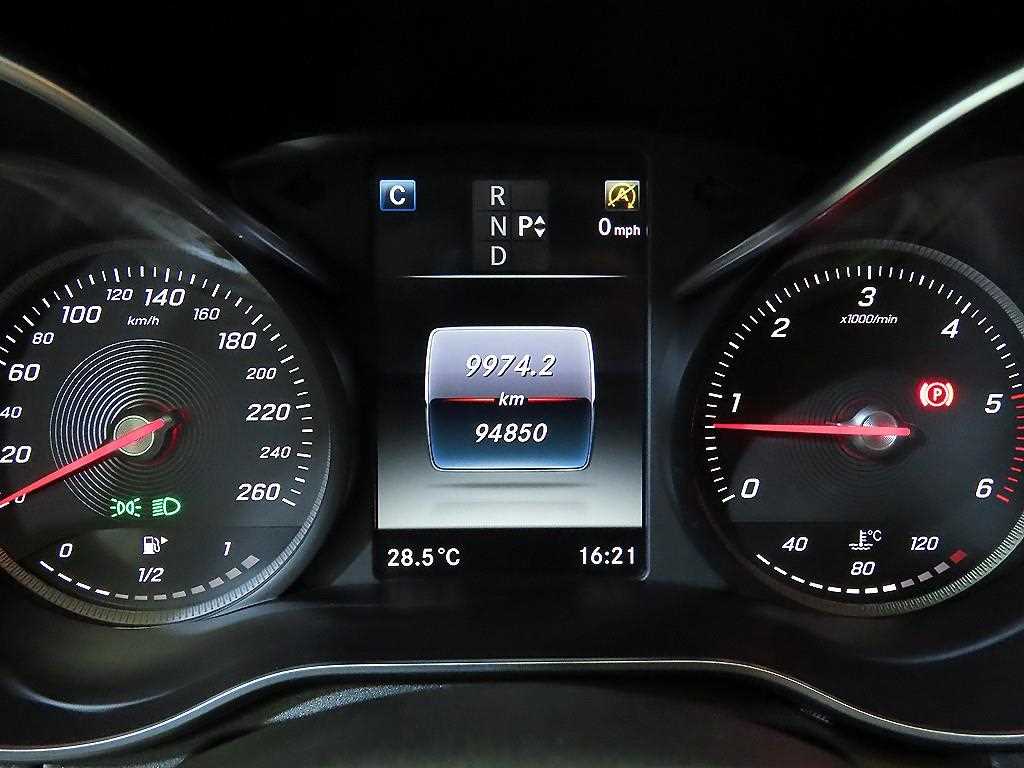 Mercedes Benz C Class - Vista 11