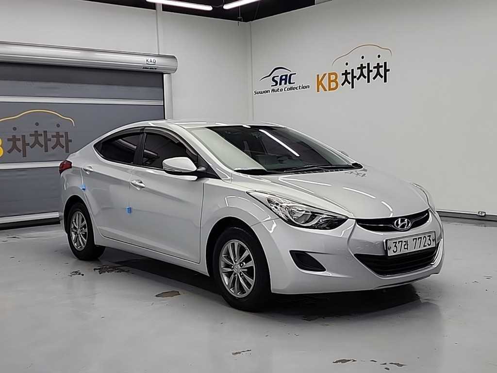 HYUNDAI Avante - Vista 6