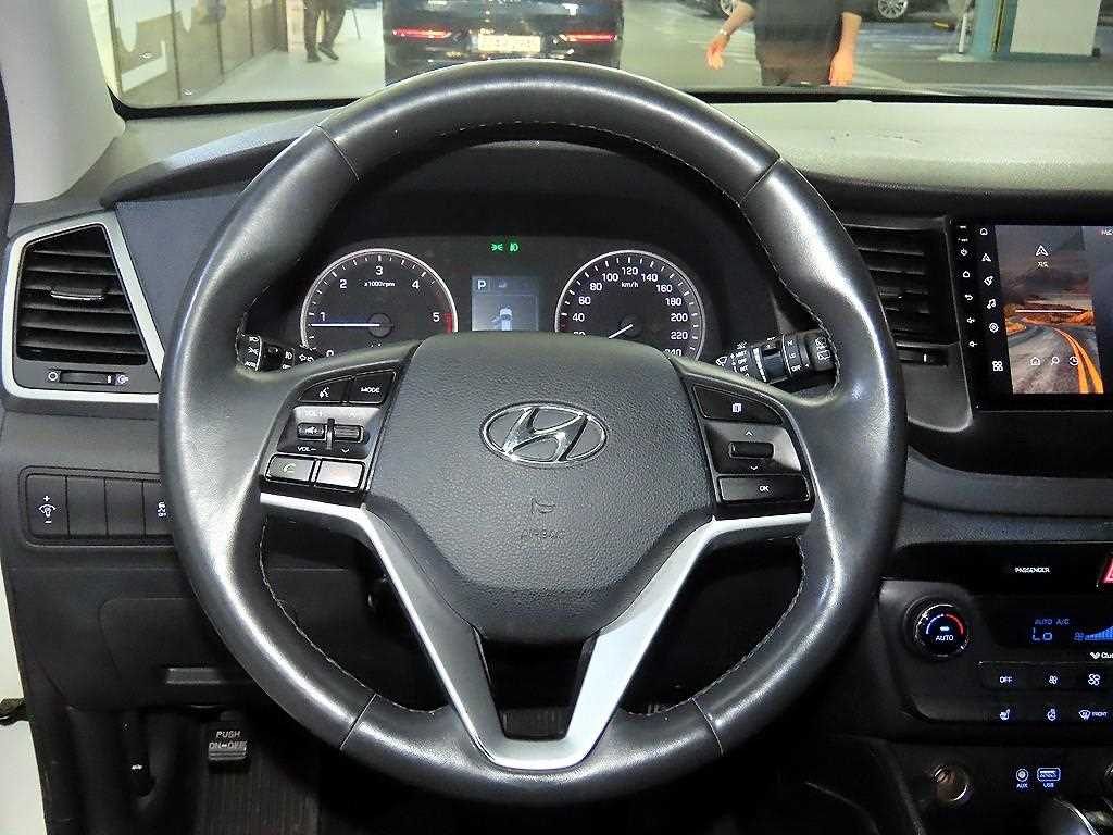 HYUNDAI Tucson - Vista 10