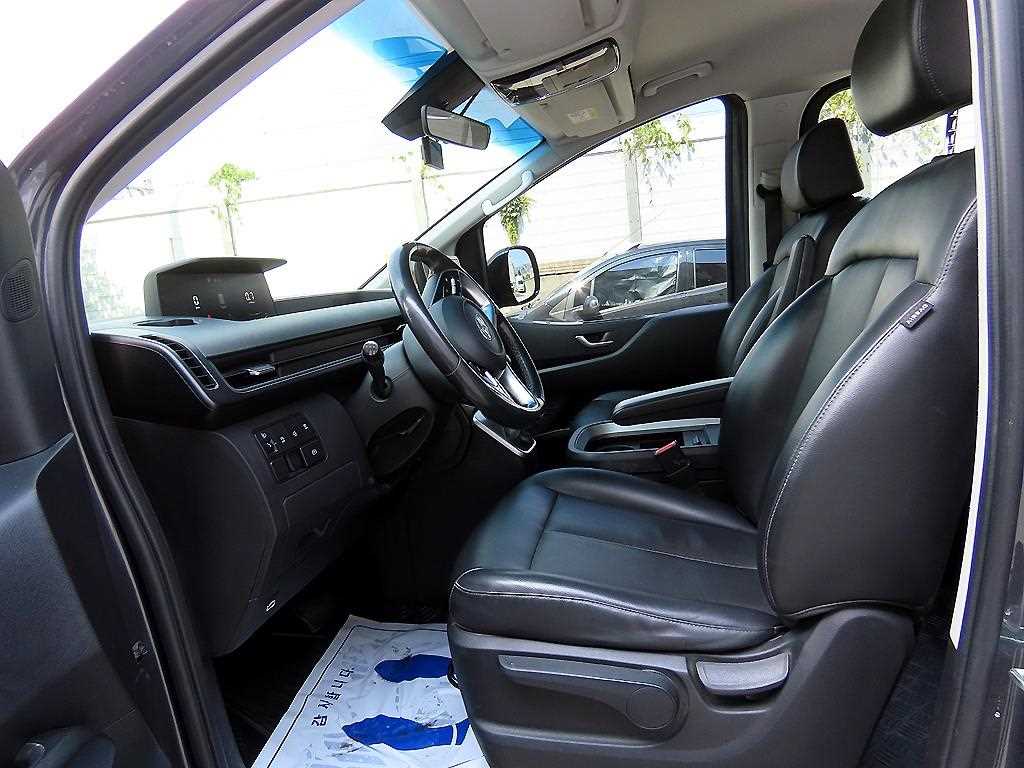 HYUNDAI Staria - Vista 7