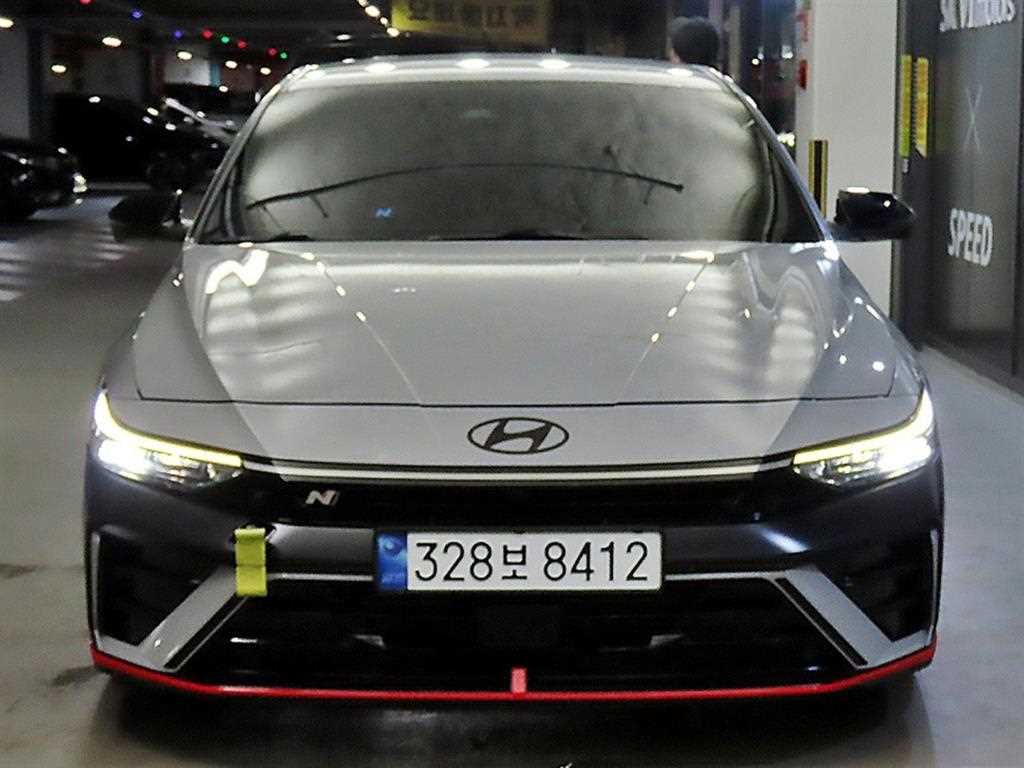 HYUNDAI Avante - Vista 2