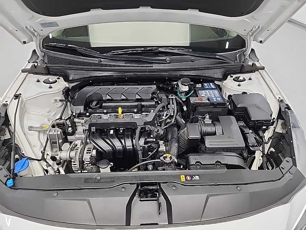 HYUNDAI Avante - Vista 7