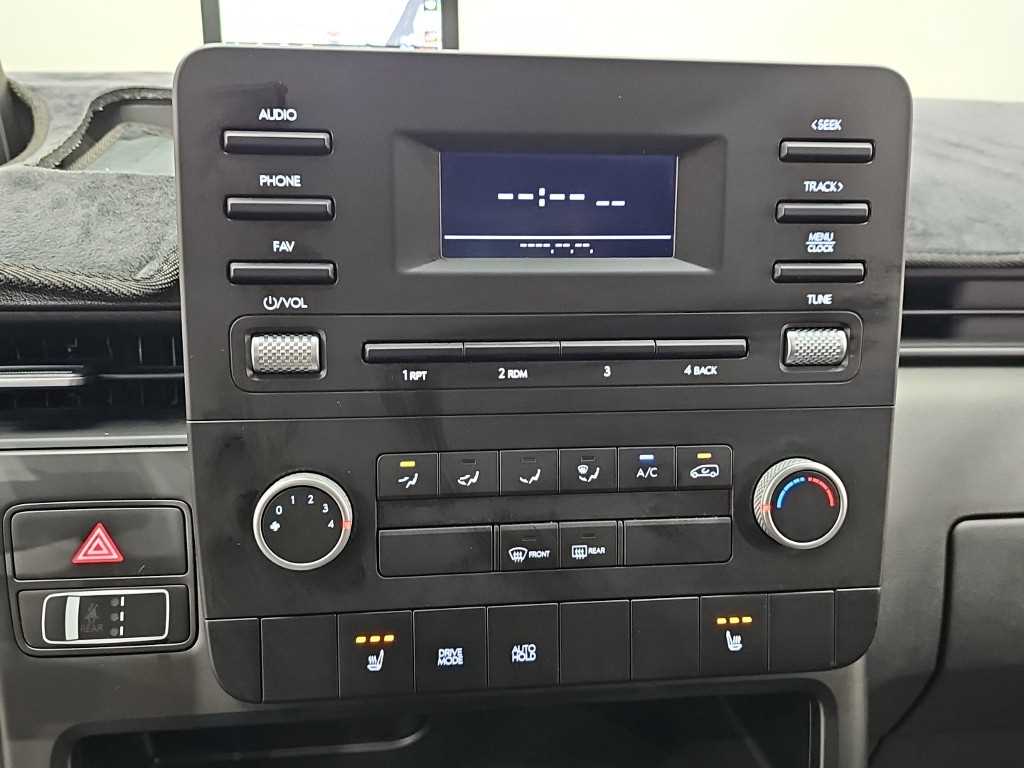 HYUNDAI Staria - Vista 12