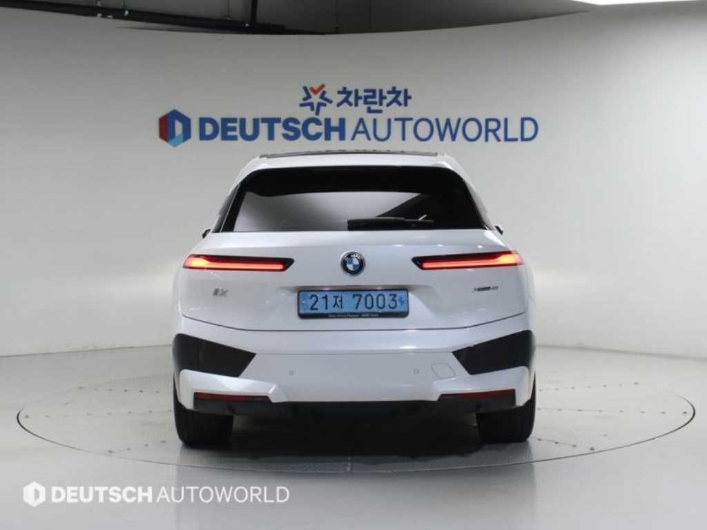 BMW iX - Vista 6