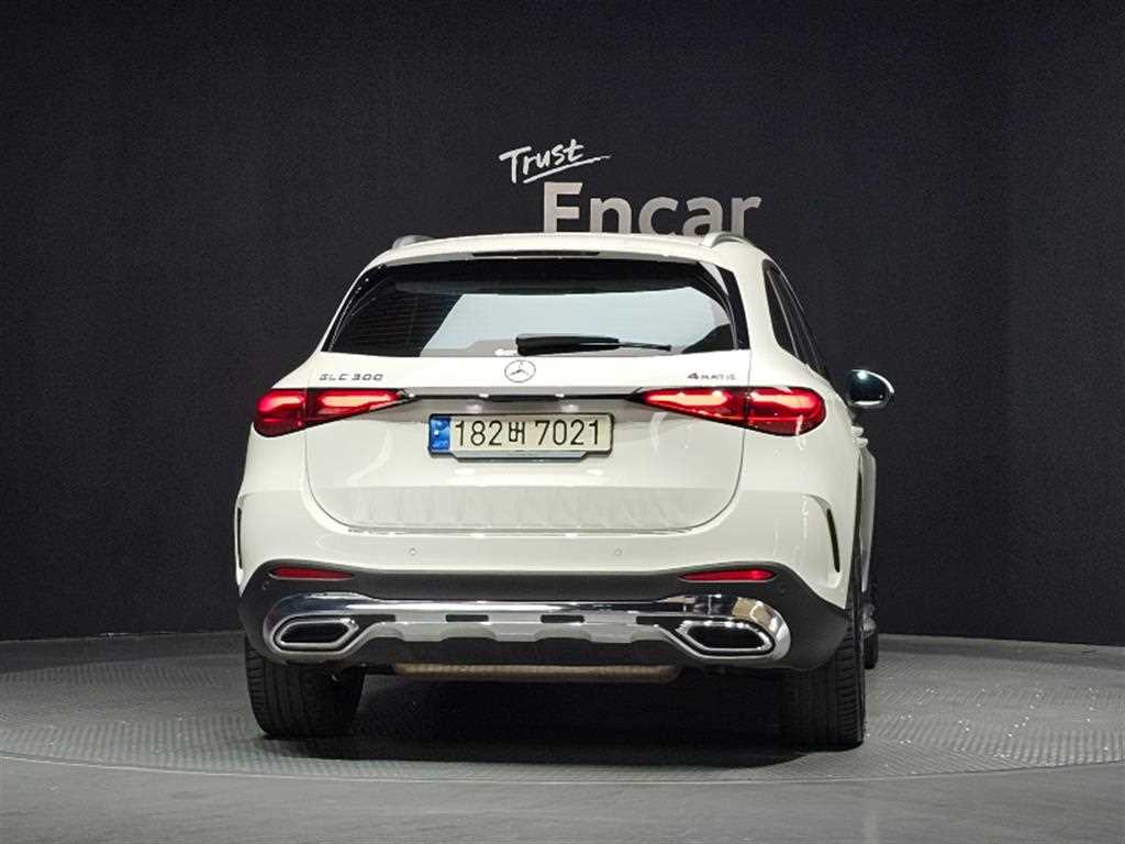Mercedes Benz GLC Class - Vista 6