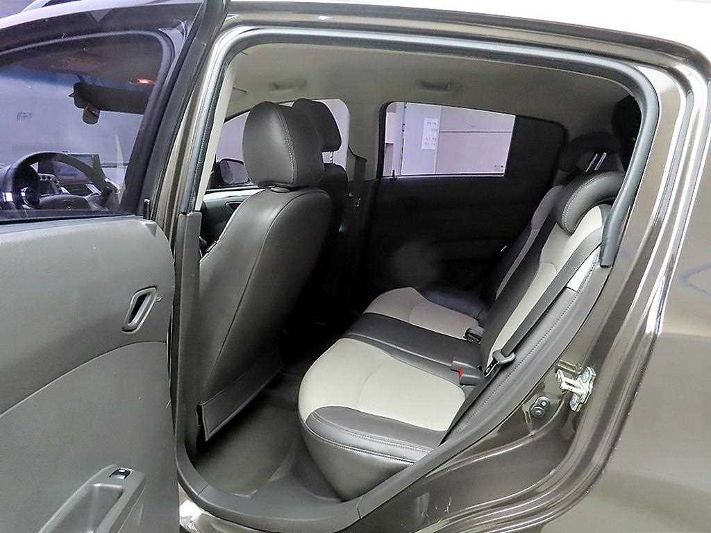 Chevrolet Spark - Vista 8