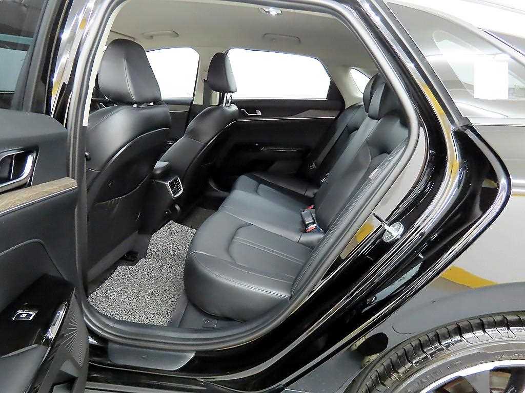 KIA K5 - Vista 8