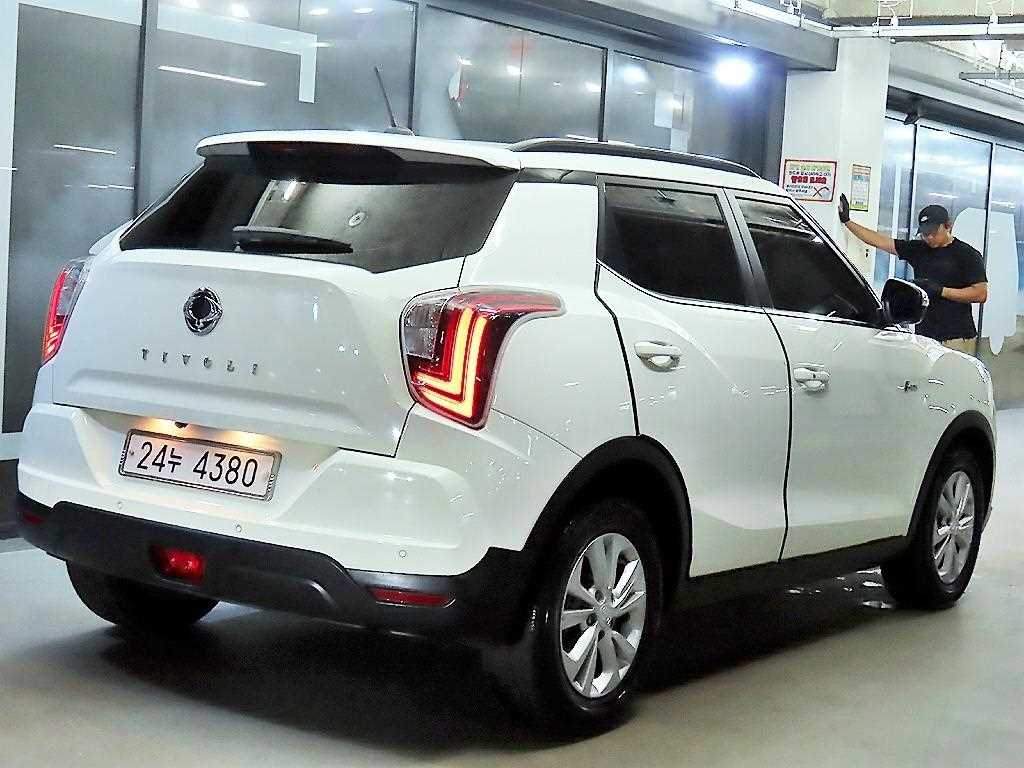Ssangyong Tivoli - Vista 6