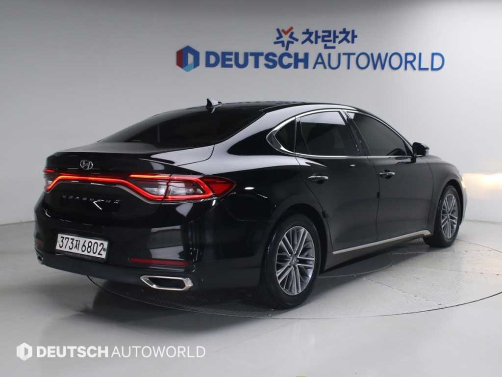 HYUNDAI Grandeur - Vista 2