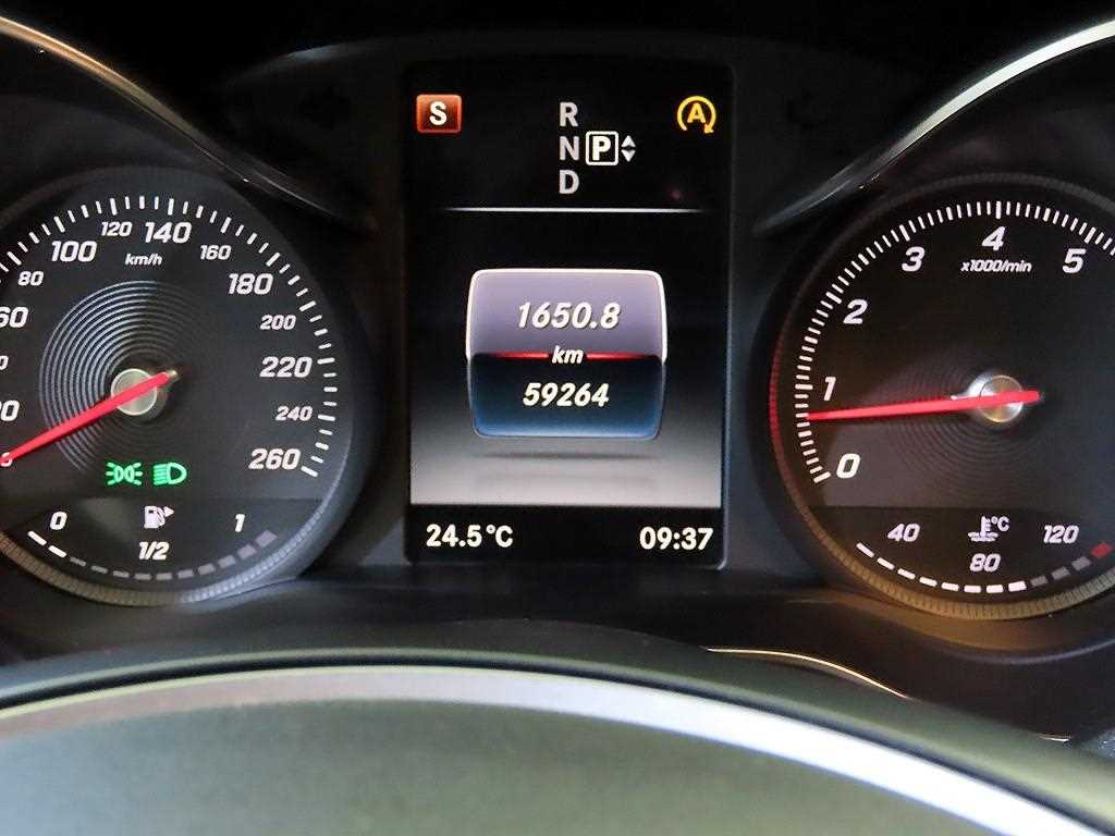 Mercedes Benz C Class - Vista 11