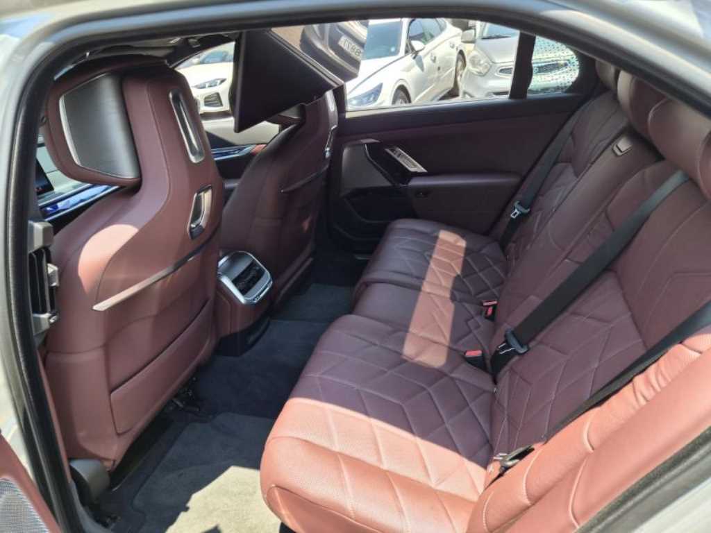 BMW 7 Series - Vista 9